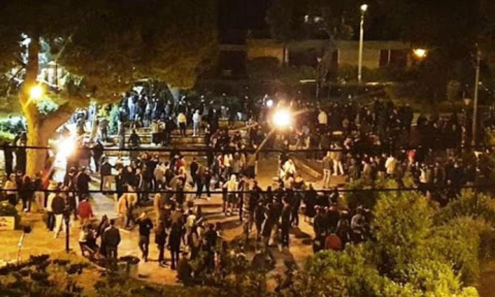 Απαγόρευση κυκλοφορίας στην πλατεία Αγίου Ιωάννη μετά το αυτοσχέδιο πάρτι